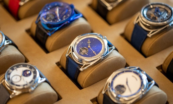 Người Trung Quốc ngày càng mê đồng hồ xa xỉ đã qua sử dụng