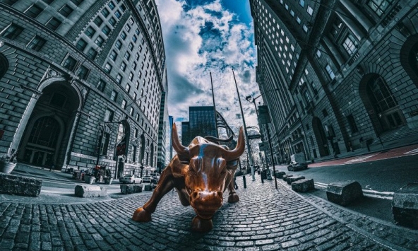 Dow Jones tăng hơn 700 điểm sau báo cáo việc làm mạnh mẽ, Nasdaq nối dài đà đi lên