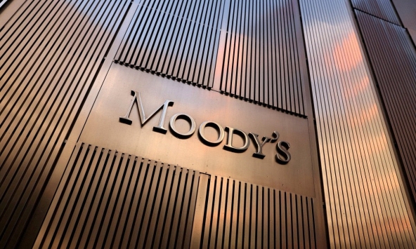 Moody's hạ triển vọng nợ của Mỹ xuống 'tiêu cực'