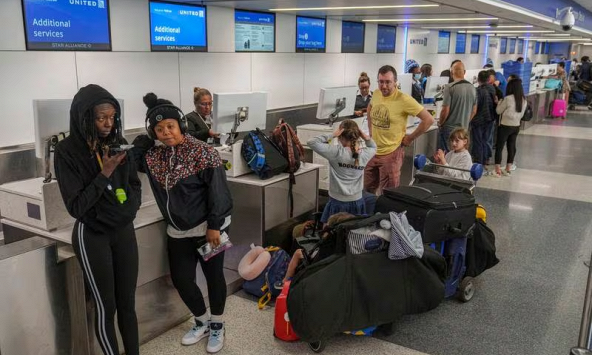 Căng thẳng Trung Đông khiến việc đặt vé máy bay quốc tế giảm mạnh