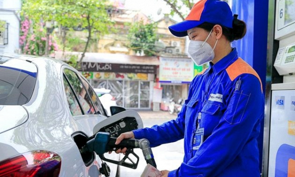 Giá xăng, dầu đồng loạt giảm