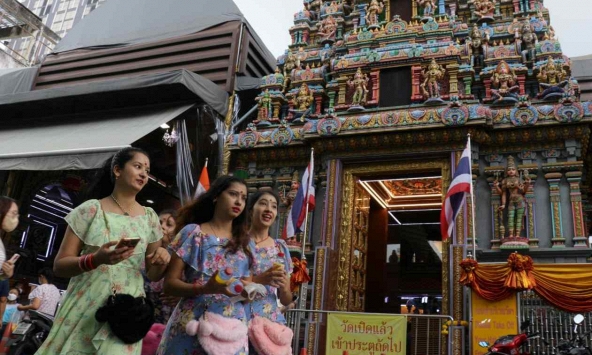 Hấp dẫn du lịch tâm linh tại xứ sở Chùa vàng