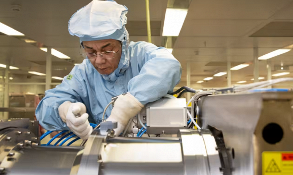 Trung Quốc nhập khẩu kỷ lục các thiết bị sản xuất chip