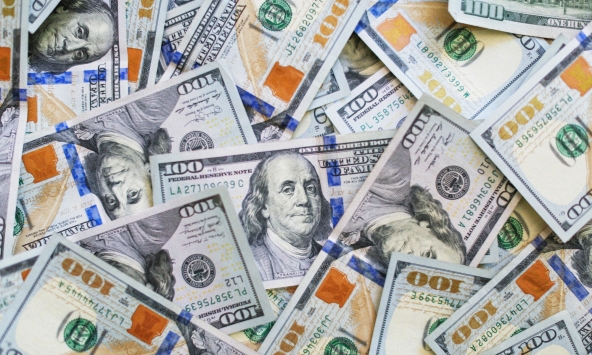 Hóa đơn lãi suất 2.000 tỷ USD đang tấn công các chính phủ 