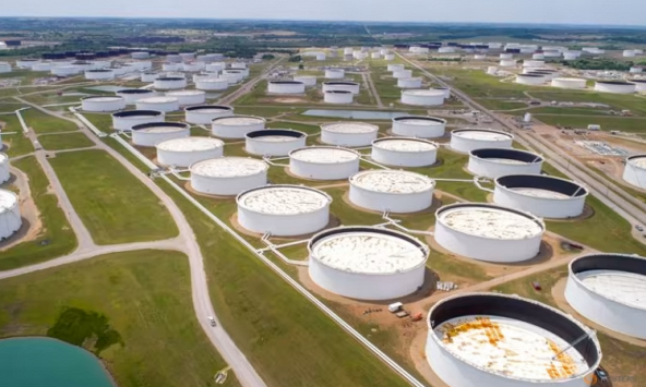 Dầu thô tiếp tục tăng, dao động ở mức cao nhất trong 4 tháng