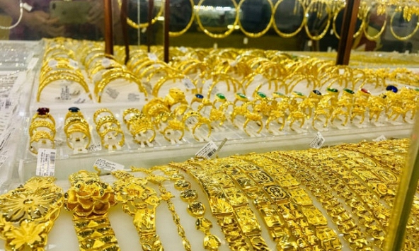 Giá vàng hôm nay 17/11: Thế giới bật tăng