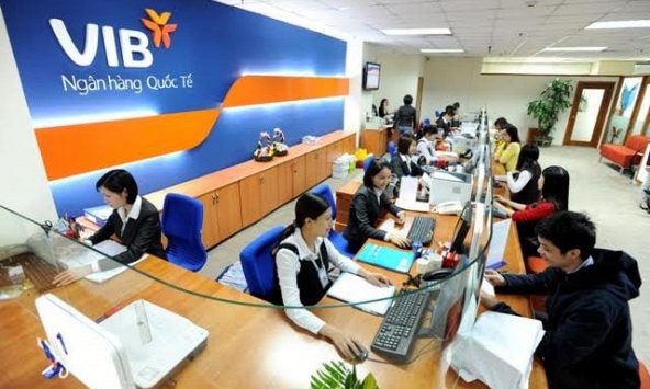 Thêm một nhà băng lội ngược dòng, tăng lãi suất huy động