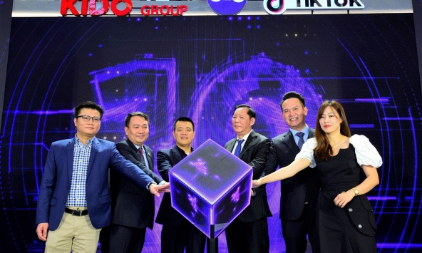 KIDO chuẩn bị bán hàng hiệu trên TikTok