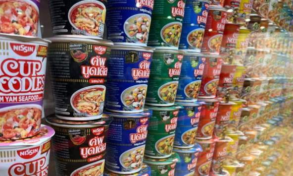 Tiêu thụ mì ăn liền của thế giới lên mức kỷ lục do khủng hoảng chi phí sinh hoạt