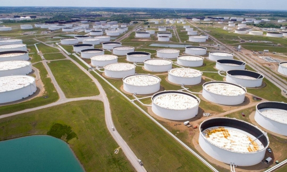 Tồn kho dầu thô tăng nhưng xăng, dầu diesel giảm