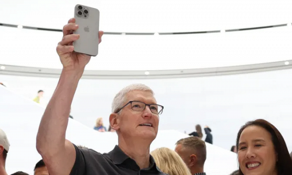 Doanh số smartphone toàn cầu phục hồi trong tháng 10 sau hơn 2 năm sụt giảm