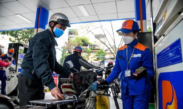 Giá xăng dầu đồng loạt giảm tiếp hơn 500 đồng/lít