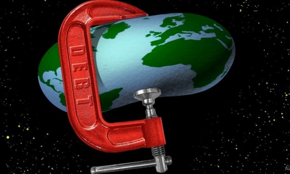 Nguy cơ khủng hoảng tài chính đang rình rập