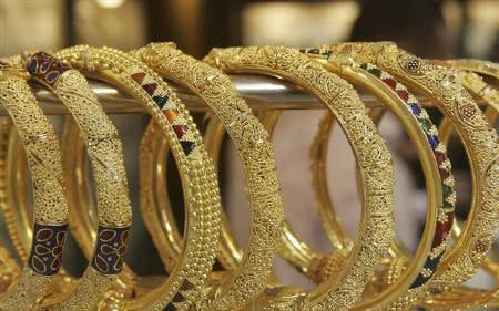 Giá vàng hôm nay 25/11: Tăng trở lại, vượt mốc 2.000 USD/ounce