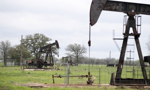 Giá xăng dầu hôm nay 27/11: Tăng nhẹ trước áp lực về nguồn cung của OPEC+