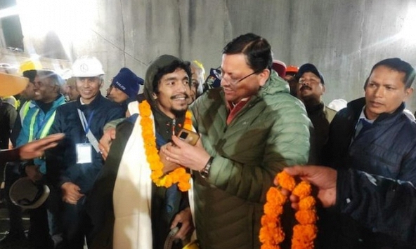 Ấn Độ giải cứu toàn bộ 41 công nhân trong vụ sập hầm