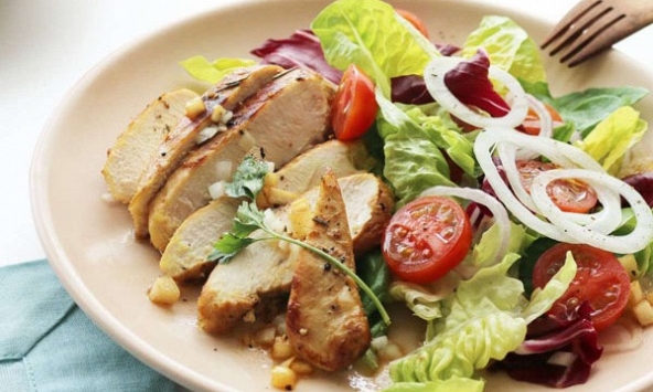 Món ngon mỗi ngày: 3 cách làm salad ức gà ngon khó cưỡng