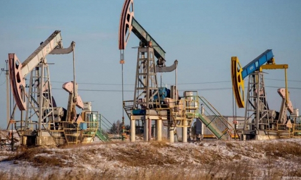 Giá xăng dầu hôm nay 1/12: Lao dốc sau quyết định giảm sản lượng của OPEC+