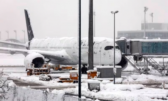 Ngành du lịch châu Âu hỗn loạn vì bão tuyết