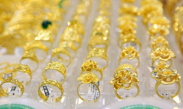 Giá vàng hôm nay 5/12: Vượt ngưỡng 74 triệu đồng/lượng