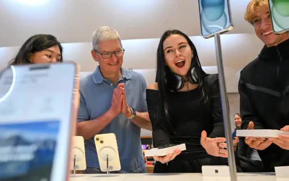Vốn hóa thị trường của Apple vượt mức 3.000 tỷ USD