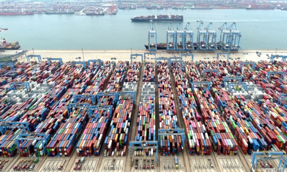 Xuất khẩu của Trung Quốc tăng lần đầu tiên sau 6 tháng