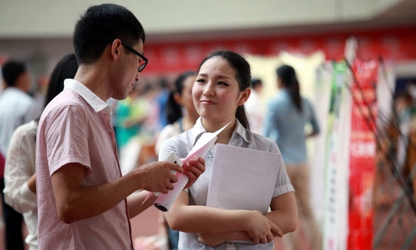 Thị trường việc làm Trung Quốc sẽ có thêm 11,79 triệu sinh viên tốt nghiệp vào 2024