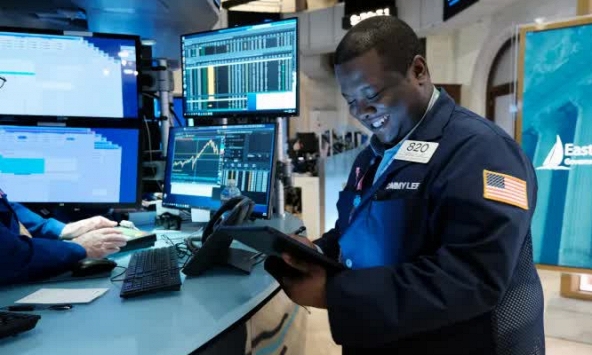 Giới đầu tư thận trọng, chờ đợi dữ liệu quan trọng về việc làm