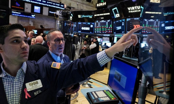 S&P 500 chạm mức cao nhất từ tháng 1/2022