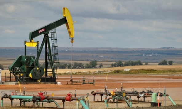 Giá xăng dầu hôm nay 14/12: Dầu thô phục hồi