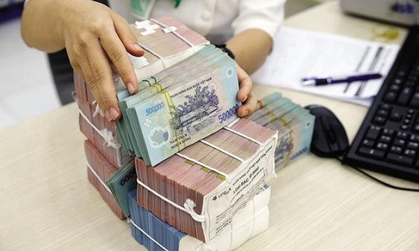 Thêm 3 ngân hàng tiếp tục hạ lãi suất huy động