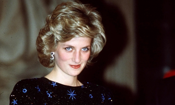 Chiếc váy của Công nương Diana vừa lập kỷ lục đấu giá mới