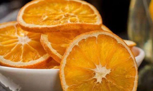 Món ngon mỗi ngày: Mách bạn cách làm cam sấy quế thơm lừng, dẻo ngon