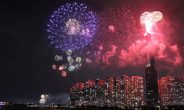 Ngắm pháo hoa, xem Countdown đón năm mới ở đâu tại TP.HCM?