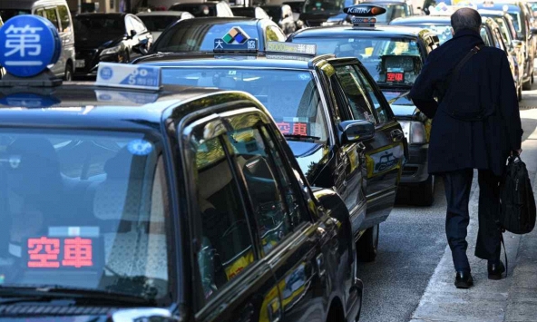 Nhật Bản 'bật đèn xanh' hạn chế dịch vụ gọi xe vào năm tới