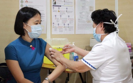 Singapore kêu gọi tiêm phòng khi đối mặt với đợt bùng phát COVID-19 mới nhất