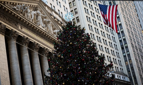 S&P 500 tăng 8 tuần liền, thiết lập kỷ lục từ năm 2017