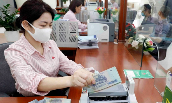 Thủ tướng: Không để phát sinh lợi ích nhóm, tiêu cực trong tăng trưởng tín dụng