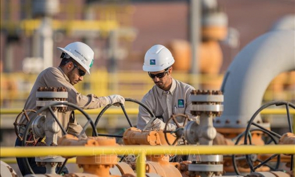 Giá xăng dầu hôm nay 23/12: Giảm nhẹ