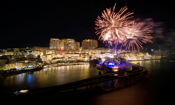 'Vui như đi chợ' là có thật tại chợ đêm bên biển Vui Phết trong mùa lễ hội