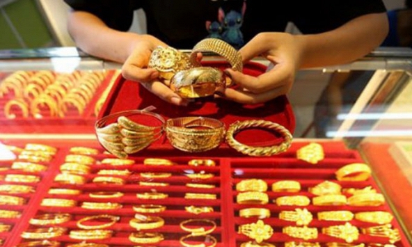 Giá vàng hôm nay 26/12: Vượt ngưỡng 78 triệu đồng/lượng