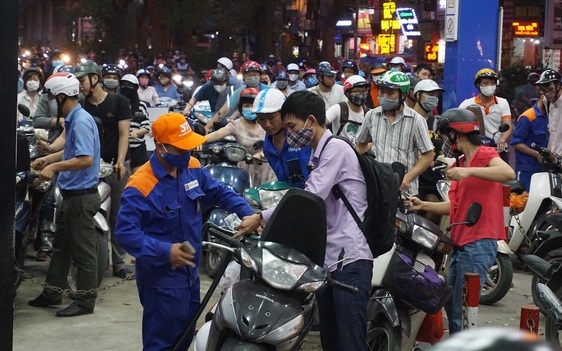 Giá xăng có thể giảm 70-120 đồng/lít vào ngày mai (28/12)