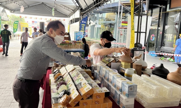 Hàng đặc sản quy tụ về TP.HCM dịp Tết Dương lịch 2024