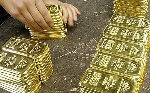 Giá vàng hôm nay 30/12: Tiếp đà 'lao dốc'