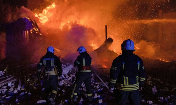 Nga tăng cường tấn công Ukraina vào đêm giao thừa