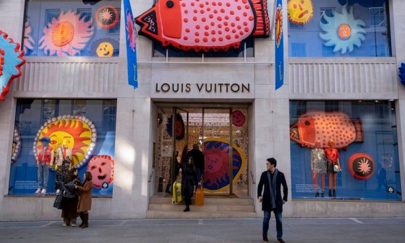 Lý do các thương hiệu xa xỉ vẫn 'hốt bạc' bất chấp rủi ro suy thoái?