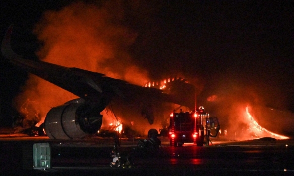 Pháp cử chuyên gia hỗ trợ điều tra sau vụ va chạm máy bay tại Tokyo