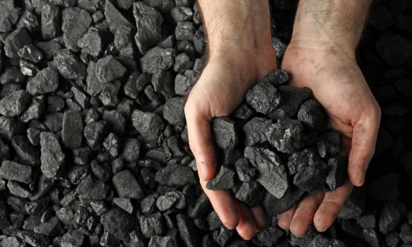 Từ 'vàng đen' đến kỳ quan công nghệ: Vai trò mới của than trong điện tử