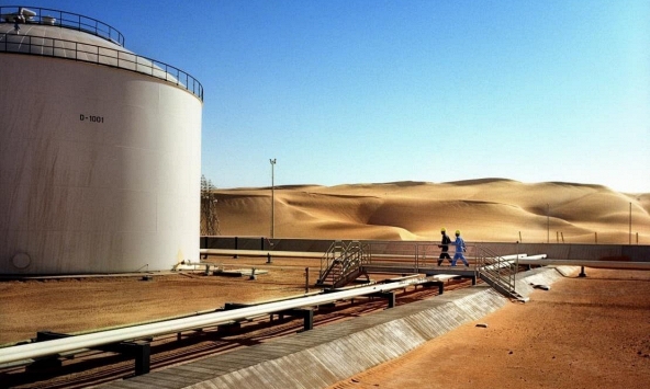 Dầu bắt đầu năm mới với mức tăng vừa phải