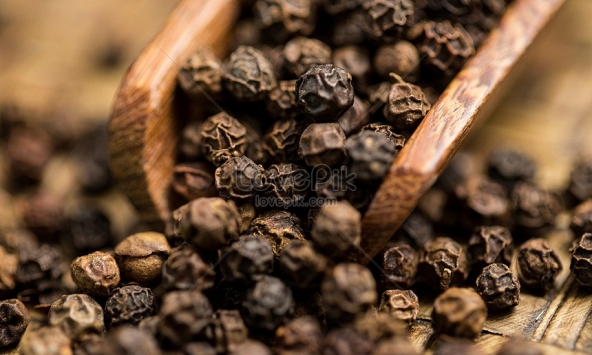 Giá tiêu hôm nay 8/1: Dao động từ 81.000 - 83.000 đồng/kg